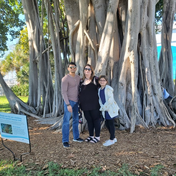 Meet your Posher, Hannah - Picture 3 of 4